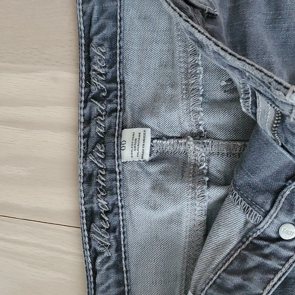 Abercrombie & Fitch - Gray Jean Skirt - Size 00 - Picture 2 of 3